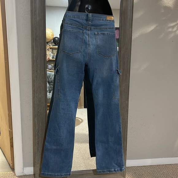 Sofia Jeans with utility pockets. - Picture 2 of 4